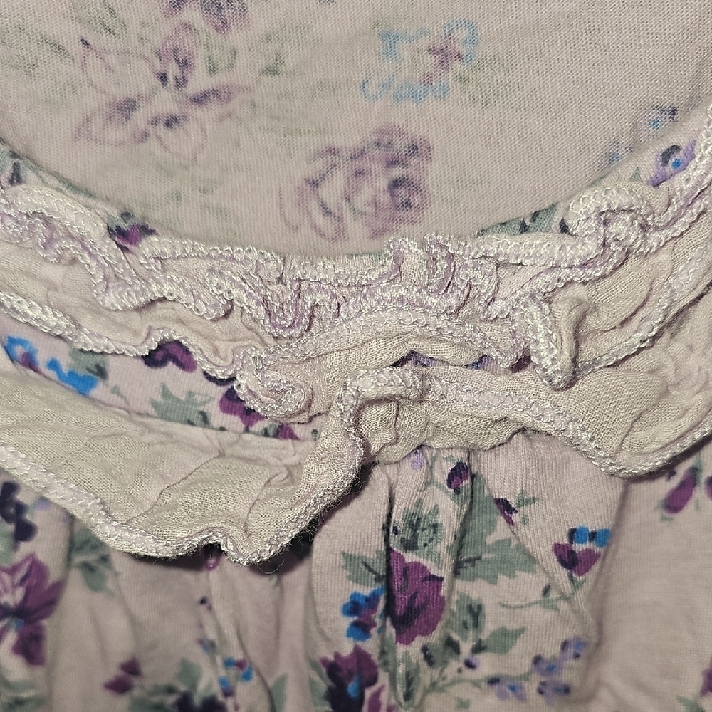 Fleurish Lavender Floral Ruffle Blouse Size Large - Picture 4 of 7